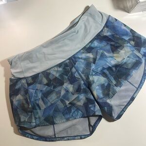 Lululemon Hotty Hot Shorts - Size 6 - Used